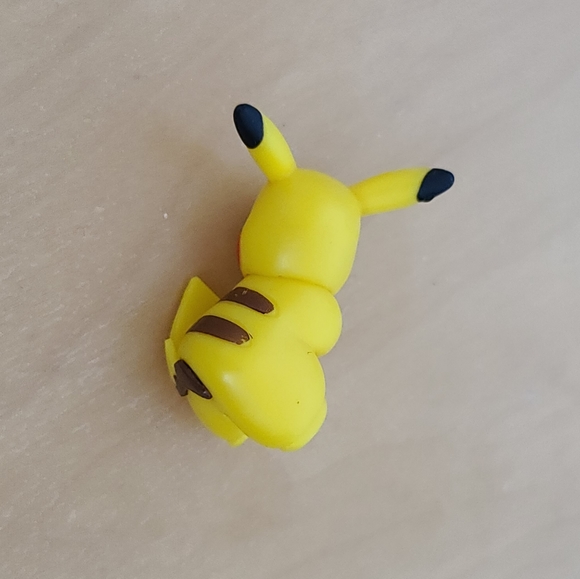 Pokémon Sleeping Pikachu Cable Protector - Picture 4 of 6